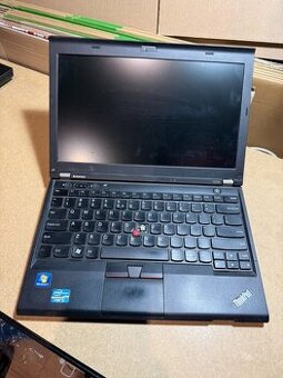 Predám nekompletný notebook Lenovo X230 na diely alebo doskl