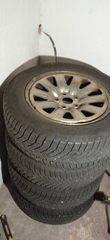 Zimní pneu 215/60/16