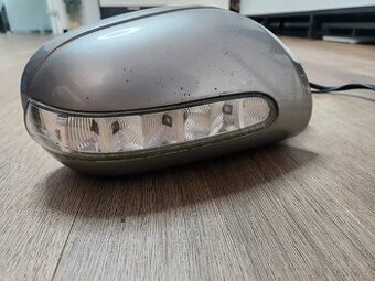Mercedes w220, / S /  pravé zrcátko.