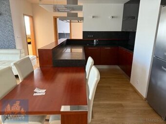 Pronájem moderního zařízeného bytu 3+kk (80 m2) s bakónem,