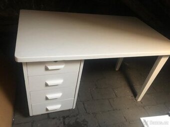 Retro dřevěný bílý  psací stůl po repasu