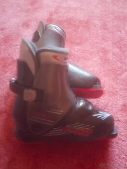 Prodám dětské lyže a lyžáky - 1