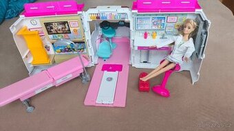 Barbie Ambulance 2v1 + panenka barbie - 499Kč