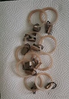 Retro kroužky na tyč se záclonou