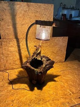 Autorská designová lampa z červeného dubu – masiv 50 kg