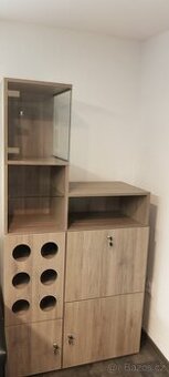 Skříňka s vinotékou