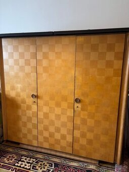 Starožitné skříně