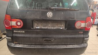 Zadní světla prostřední panel VW Sharan Facelift