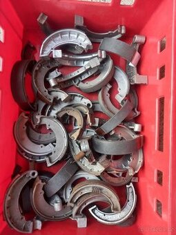 Pakny nově obložené Jawa pérák,kývyčka, panelka, stadion, čz