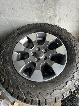 Jeep Wrangler alukola 255/70 r18 BF Allterain