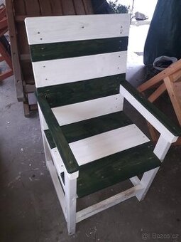 Dřevěný nábytek a konstrukce - masiv