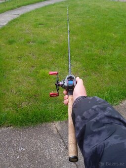 Prodám Bait castingový prut s Bait castingový naviják