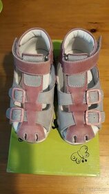 Letní sandály Boots4U pro holčičku - velikost 25 TOP STAV