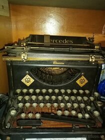 Starý psací stroj Mercedes