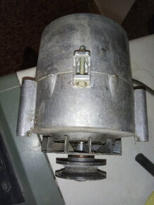 Starý elektromotor GRUNHAIN DDR - 1