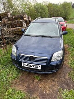 //TOYOTA AVENSIS T25 2.2 D-CAT// DÍLY