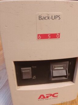 Záložní zdroj APC  650 UPS