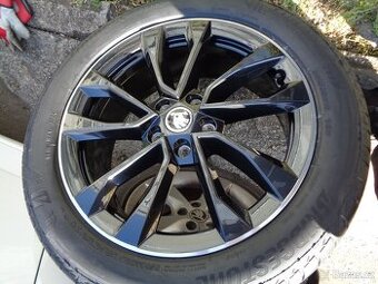 škoda karoq 4x4 r18 nová alu kola 5x112 černá