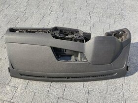VW Touran - palubní deska