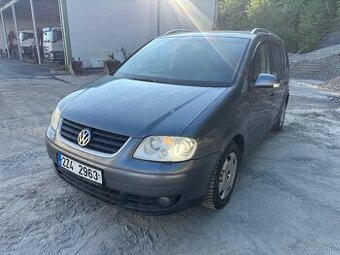 Touran r.v.2003 - 1