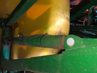 John Deere postřikovač