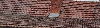 Staré střešní tašky za odvoz 130 m2
