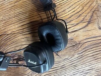 Bluetooth sluchatka marshall iv