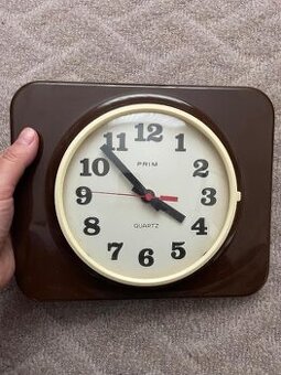Retro hodiny prim