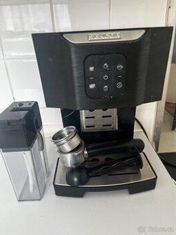 Prodám kávovar SENCOR s napěňovačem mléka – plně funkční