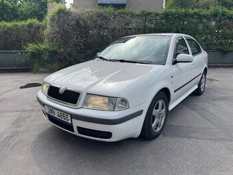 PRONÁJEM AUTA NA ROZVOZ JÍDLA - ŠKODA FABIA VOLNÉ VOZY