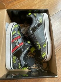 🛼 Heelys Bolt Plus – kolečkové boty, vel. 31