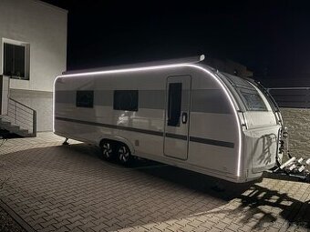 Karavan Adria