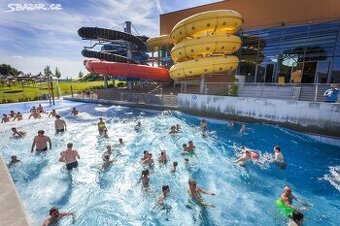 DO ČERVENECE CELODENNÍ AQUALAND MORAVIA TOBOGÁNY