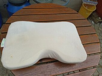 Polštář anatomický Latex z IKEA zánovní za 250 Kč  LATEX