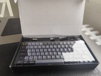 Nová herní klávesnice Corsair K65 PLUS