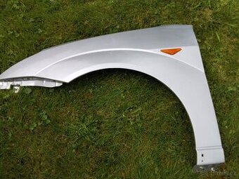 Ford Focus 1, přední blatník levý