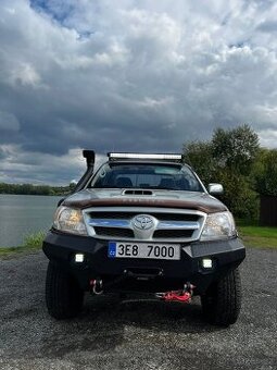 TOYOTA HILUX OFF-ROAD