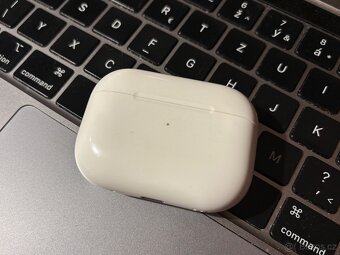 AirPods Pro 2. generace - nabjecí krabička