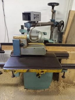 Spodní fréza s podavačem