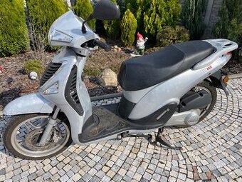 CF Moto 125 ccm  Wallstreet ,  rok 2009 ,pouhych 7500  km
