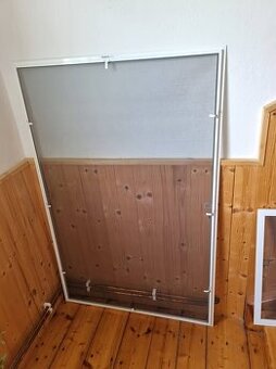 kvalitní síť do okna nová