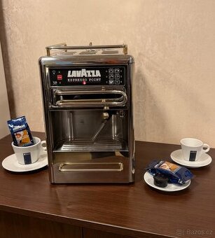 Kávovar LAVAZZA
