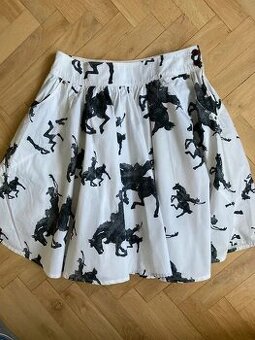 Krásná značková kolová sukně