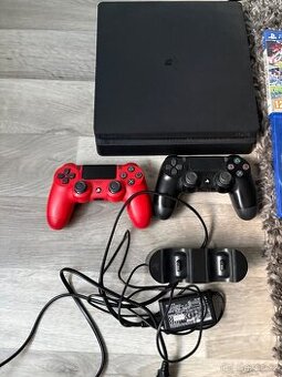 PS4 včetně příslušenství