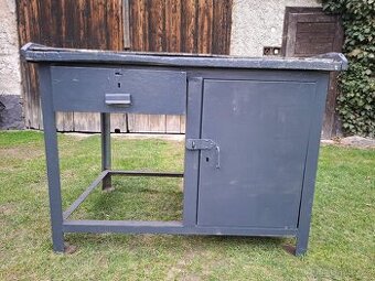 Dílenský stůl / ponk