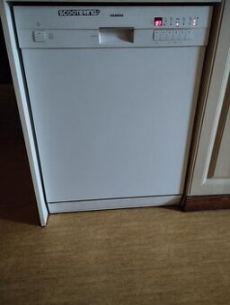 Nabízím nábytek a prodej elektrospotřebičů