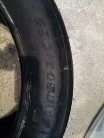 Nové závodní pneumatiky Dunlop 290/645 R17