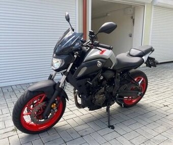 Prodám motorku Yamaha MT-07 55kW 2020