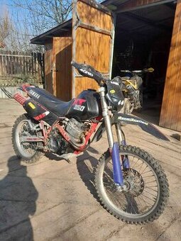 Yamaha XT350