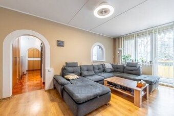 Prodej rekonstruovaného, prostorného DV bytu 3+1, 72 m2 podl - 1